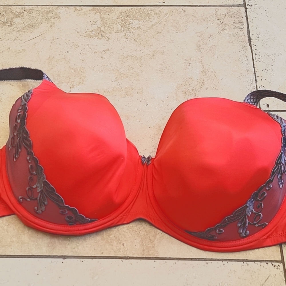 1st and curve bras size 40 G